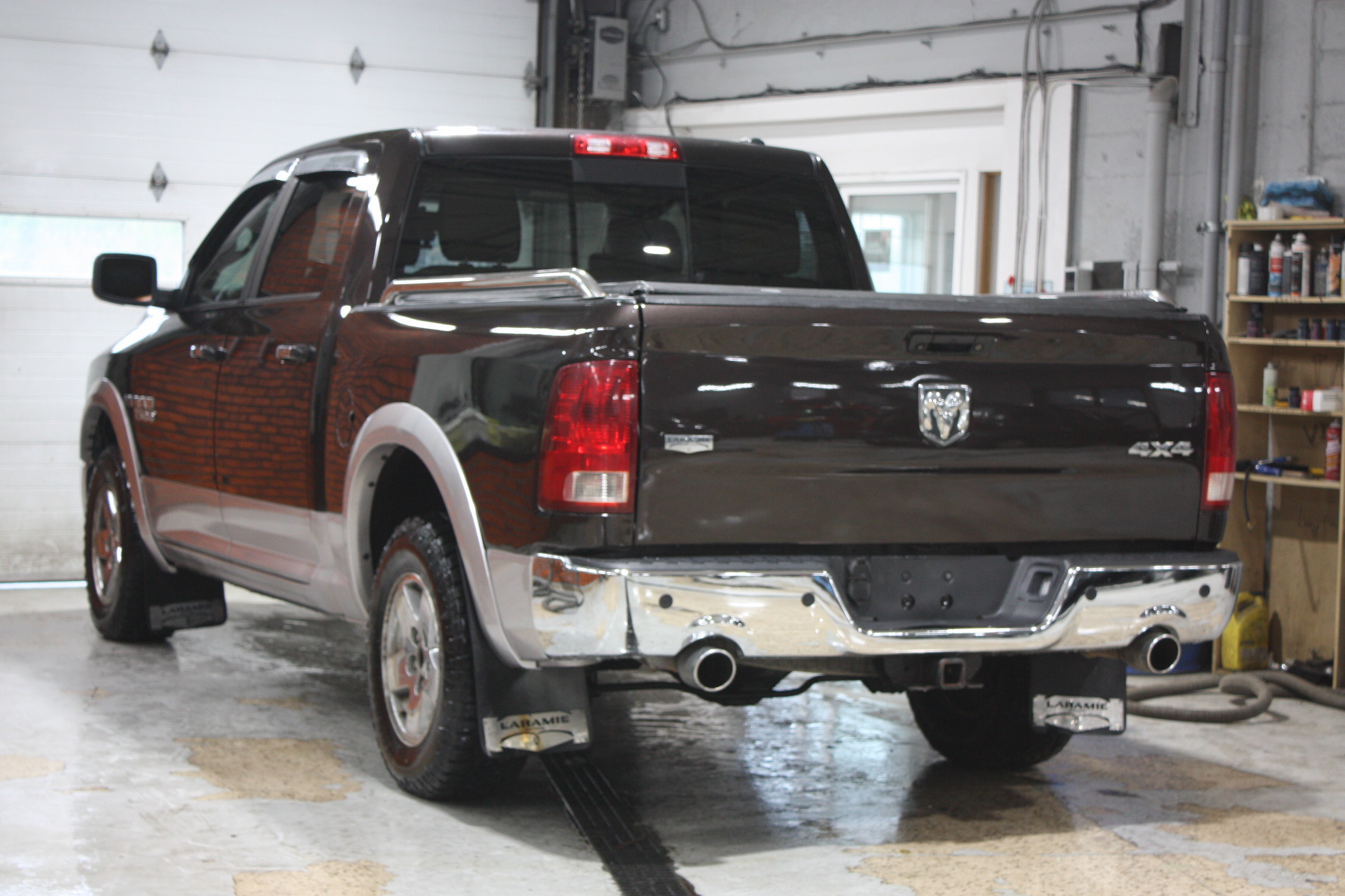 2011 RAM 1500 LARAMIE 4X4