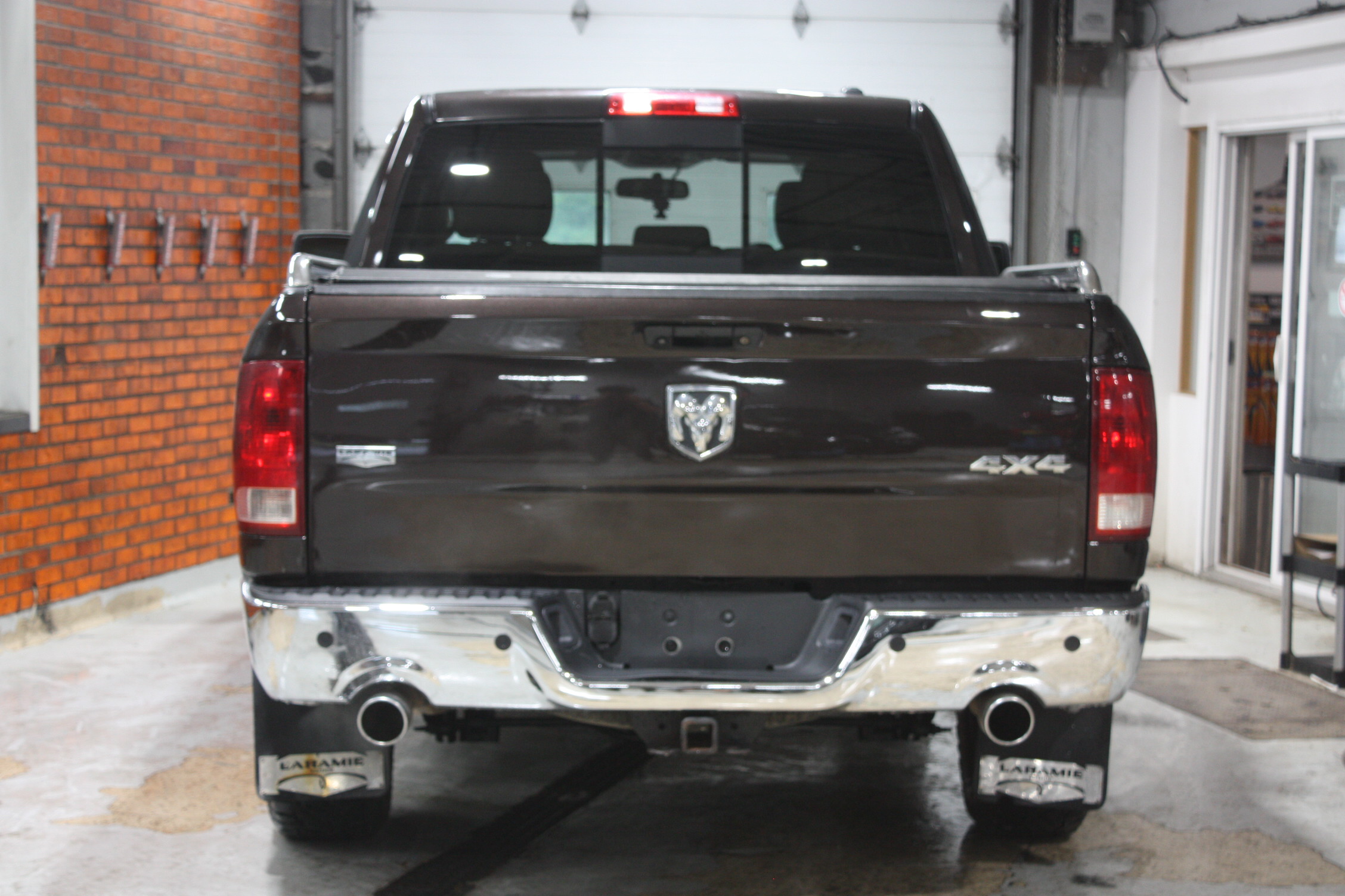2011 RAM 1500 LARAMIE 4X4