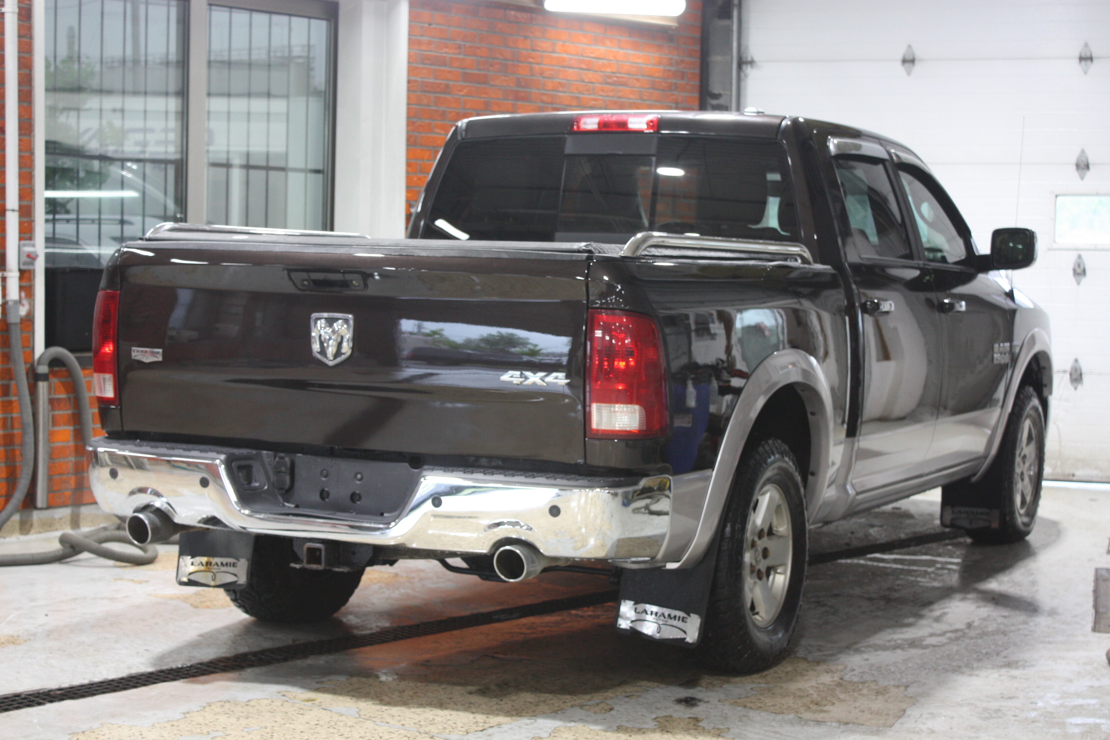 2011 RAM 1500 LARAMIE 4X4