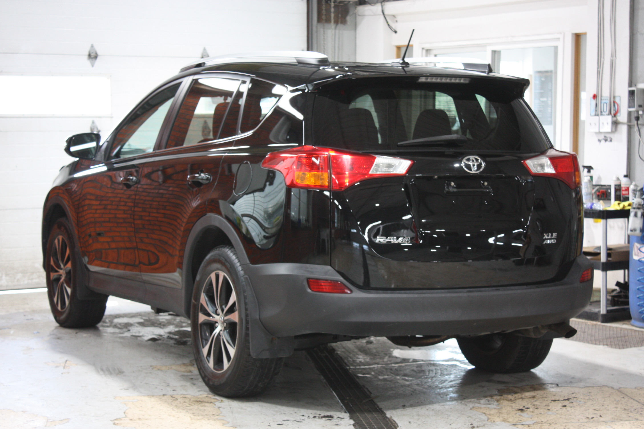 2015 TOYOTA RAV4 XLE AWD