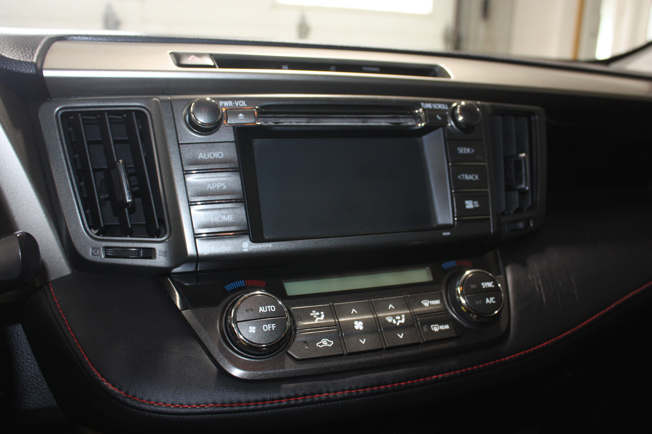 2015 TOYOTA RAV4 XLE AWD