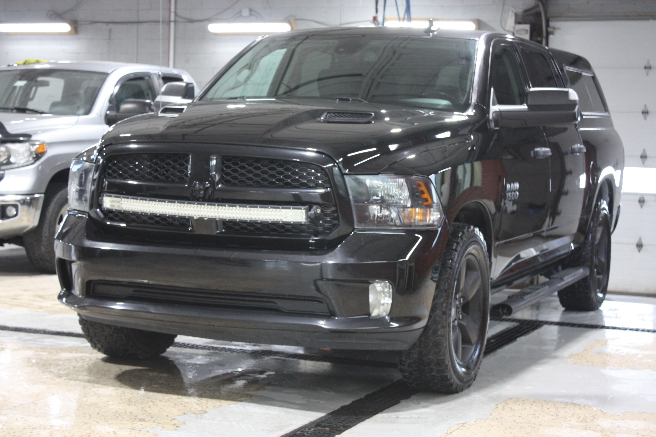 2022 RAM 1500 CLASSIC EXPRESS CREW CAB 4X4