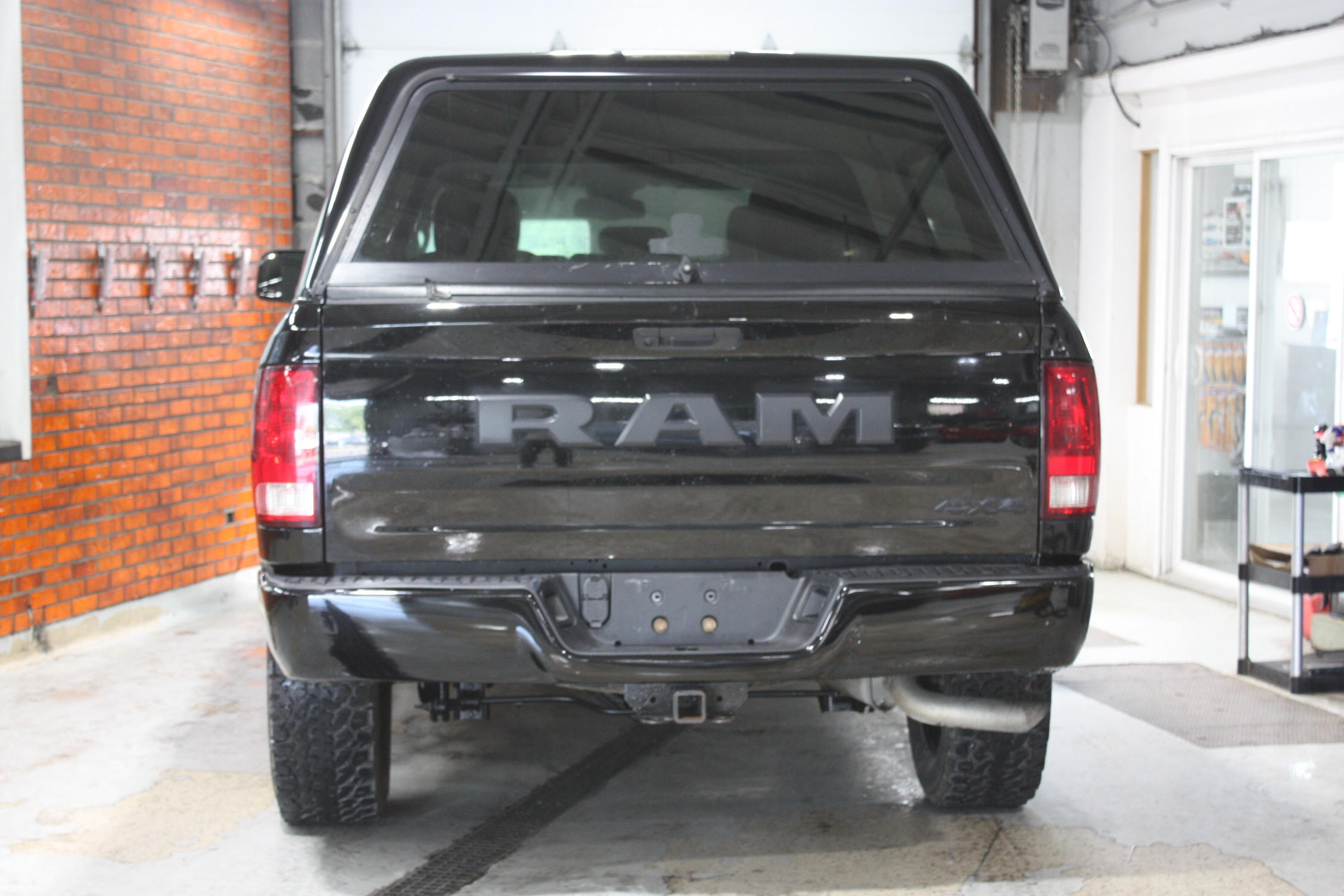 2022 RAM 1500 CLASSIC EXPRESS CREW CAB 4X4