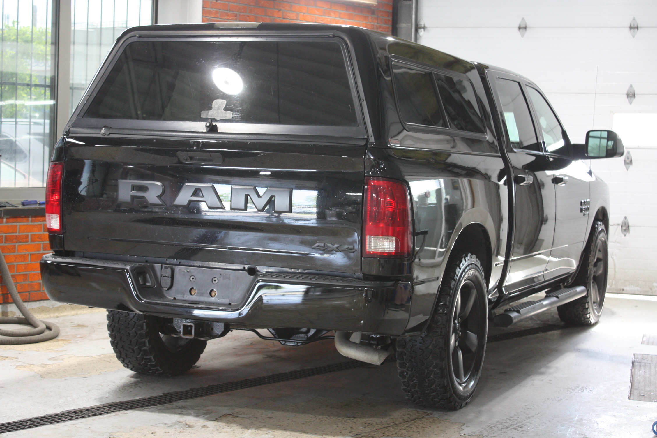 2022 RAM 1500 CLASSIC EXPRESS CREW CAB 4X4