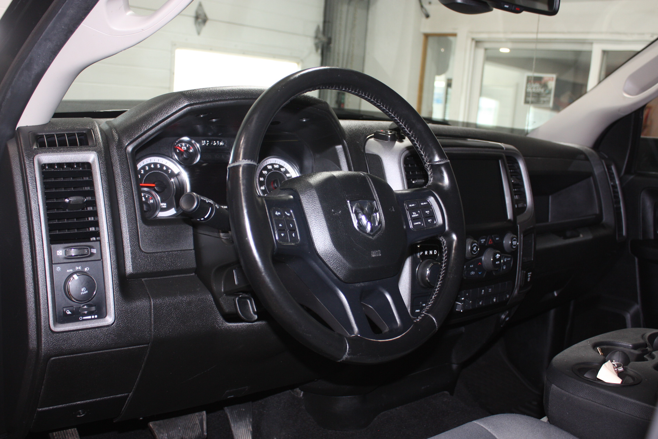 2022 RAM 1500 CLASSIC EXPRESS CREW CAB 4X4