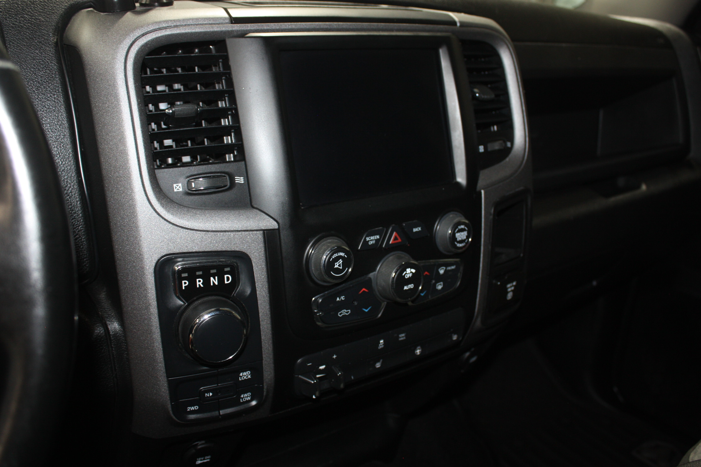 2022 RAM 1500 CLASSIC EXPRESS CREW CAB 4X4