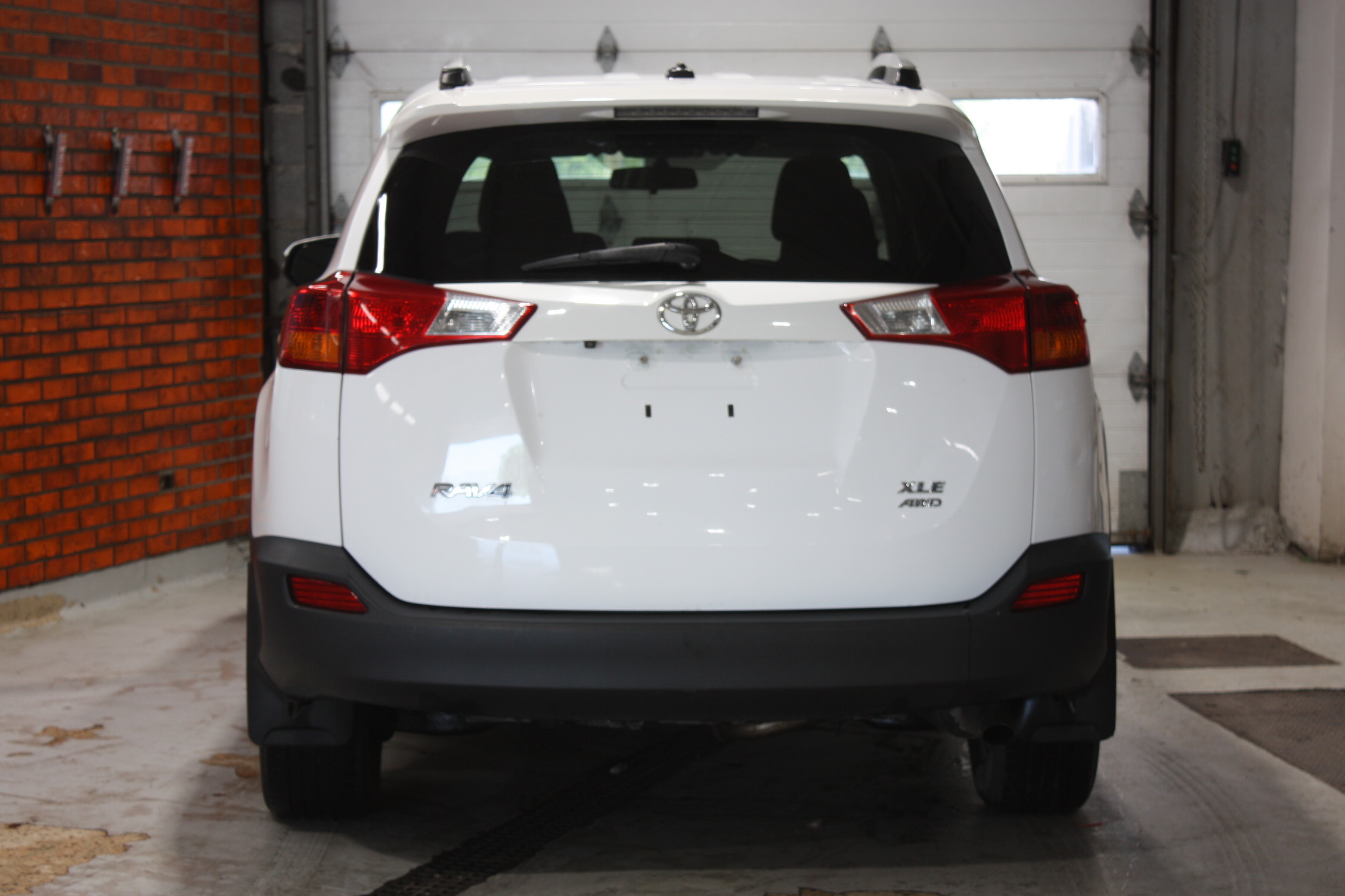2014 TOYOTA RAV4 XLE AWD