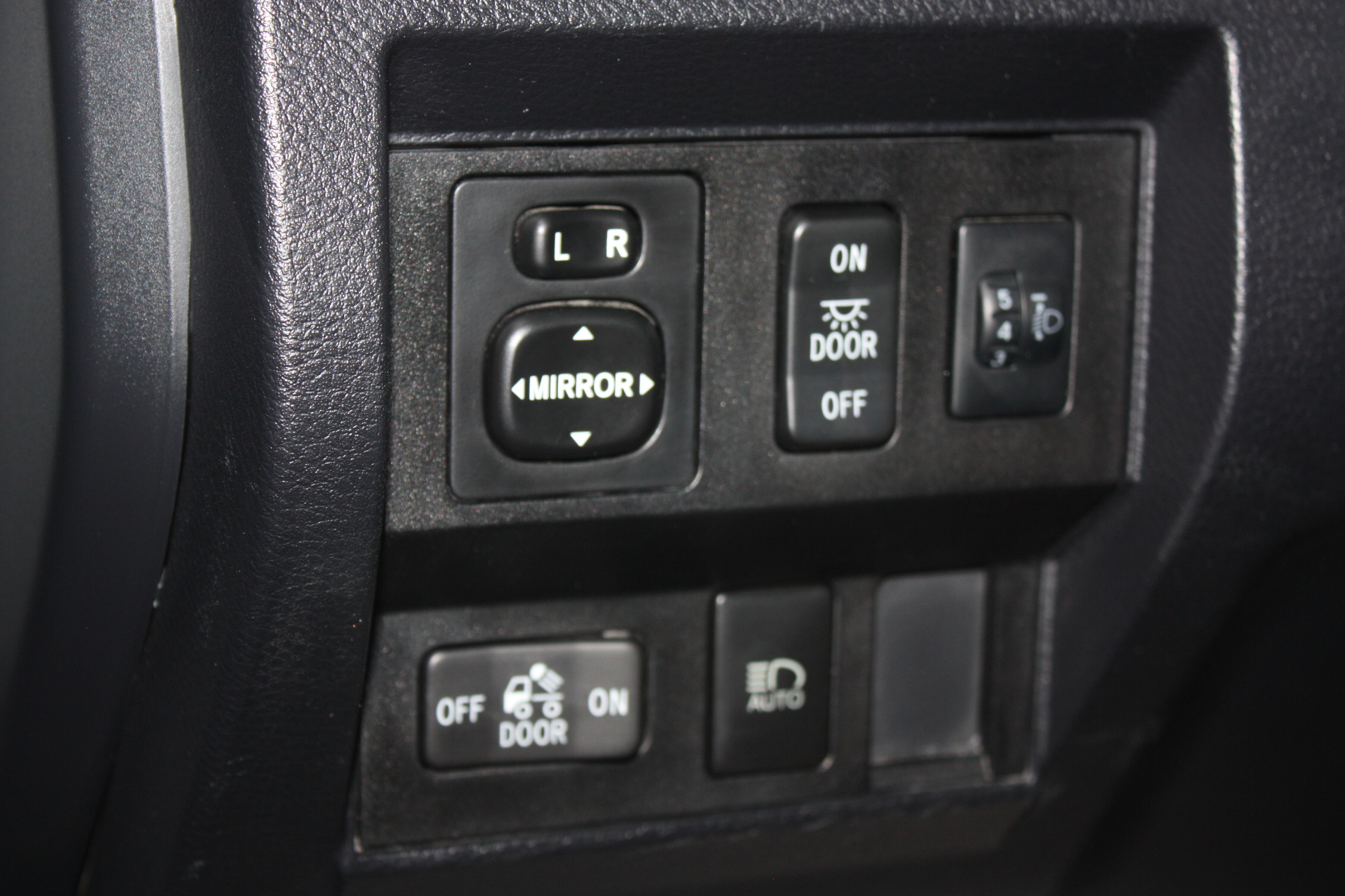 2019 TOYOTA TUNDRA SR5 4X4 BOITE 8′
