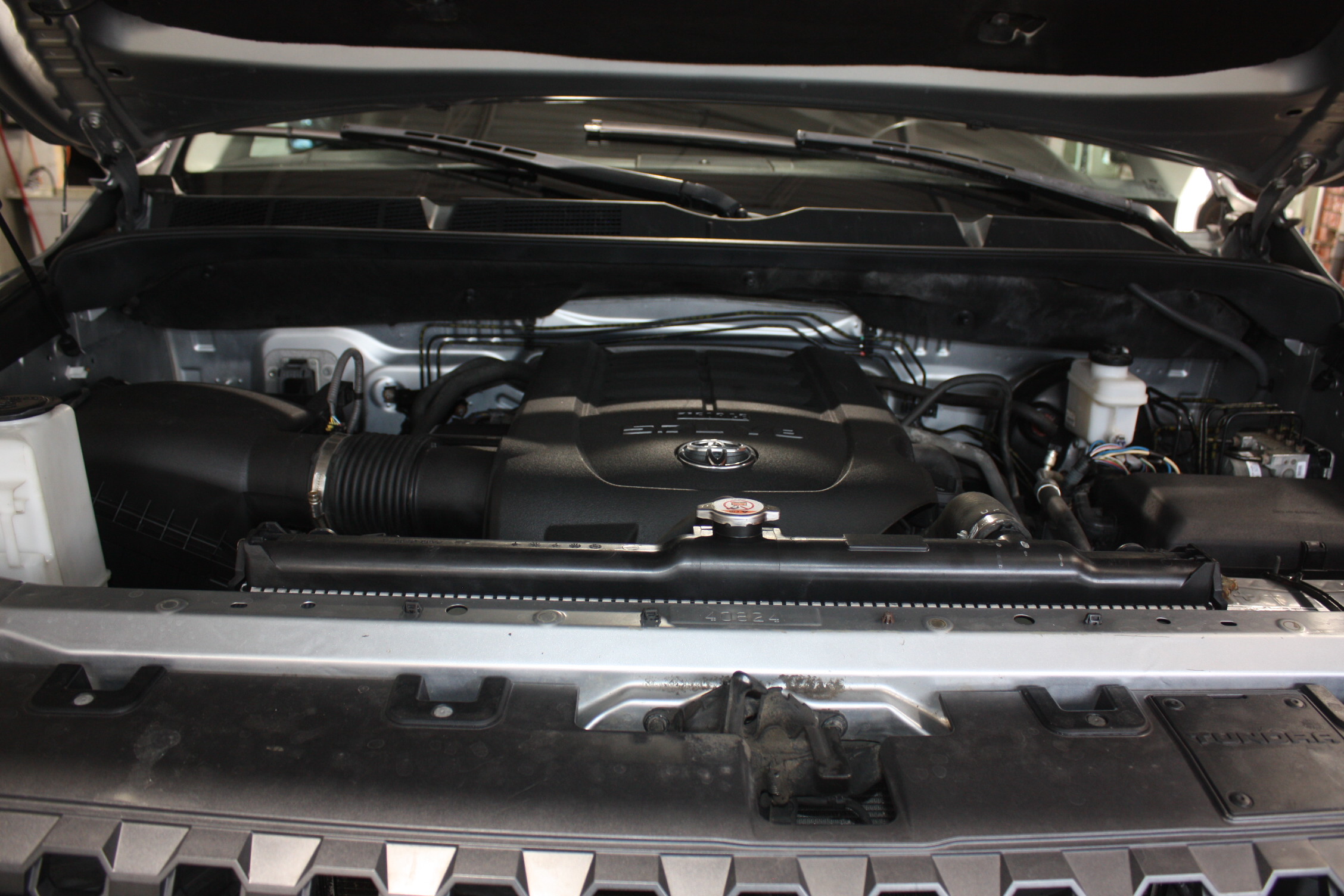 2019 TOYOTA TUNDRA SR5 4X4 BOITE 8′