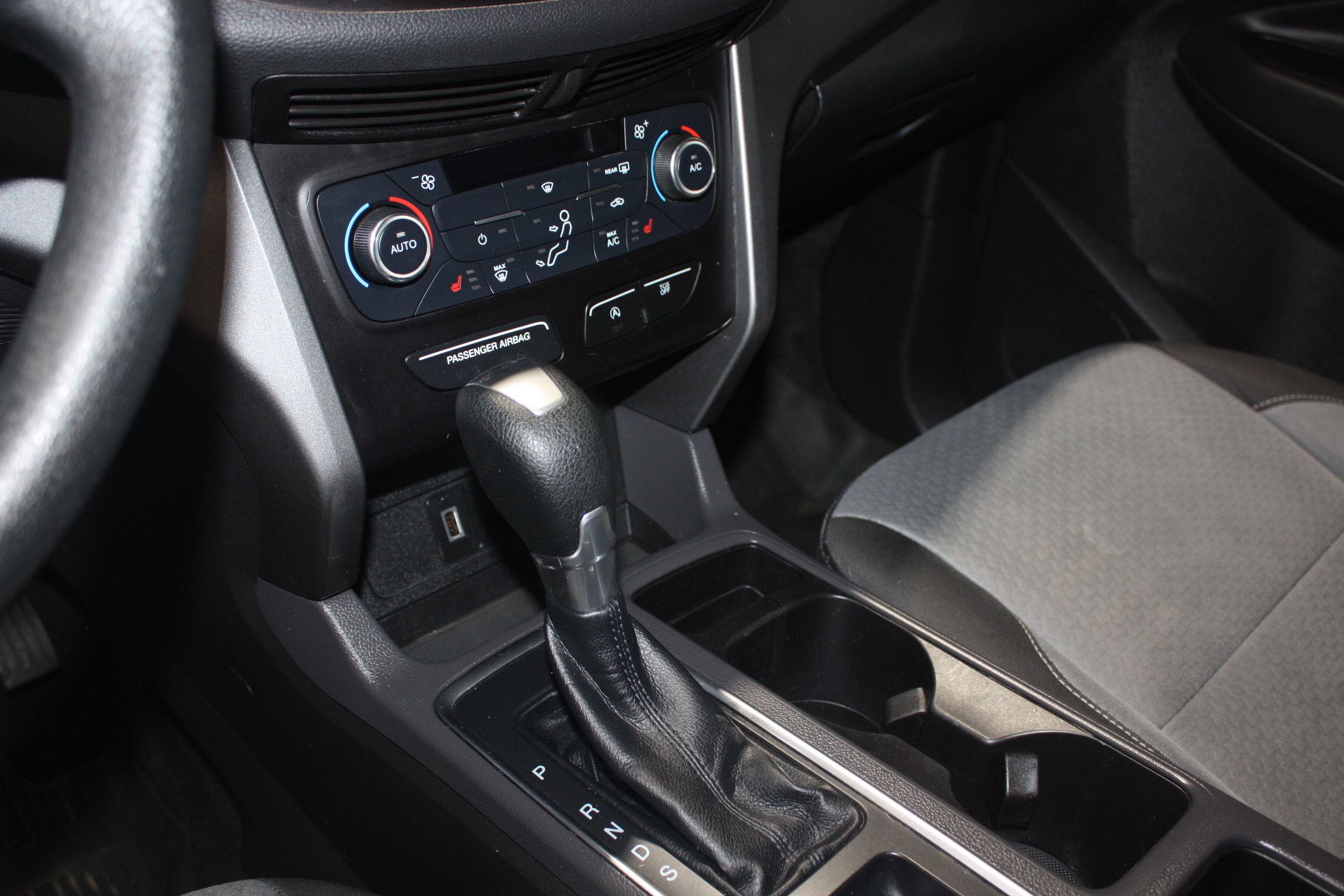 2017 FORD ESCAPE