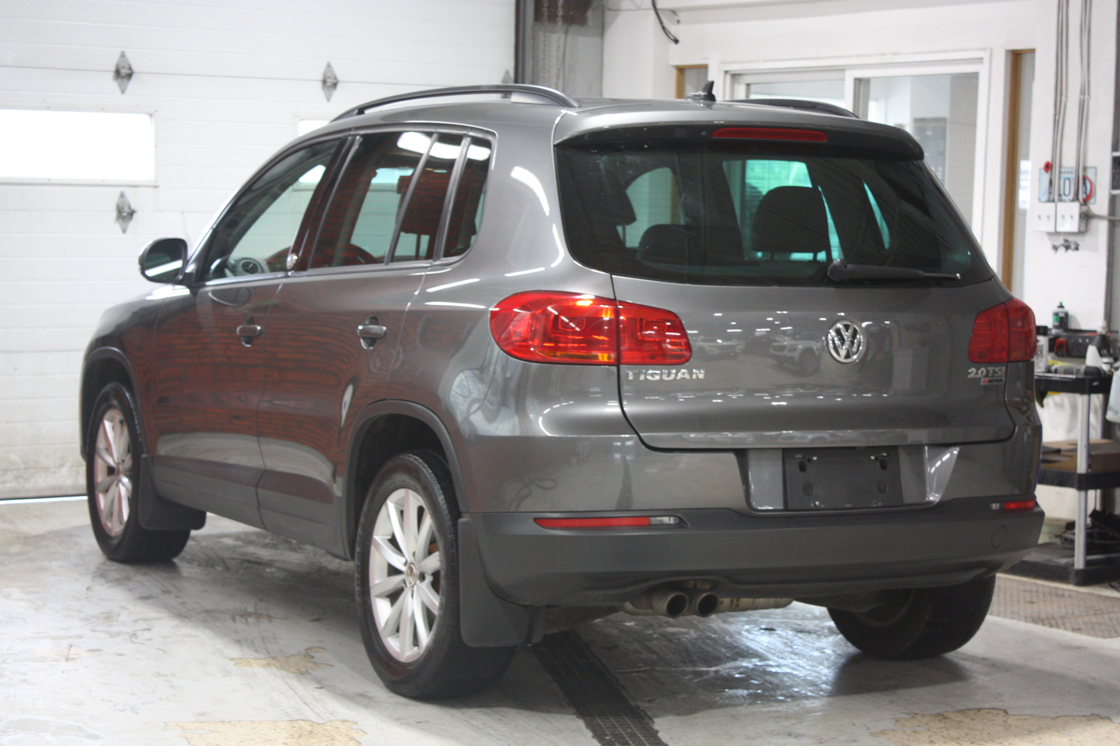 2017 VOLKSWAGEN TIGUAN WOLFSBURG AWD