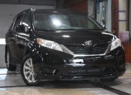 2017 TOYOTA SIENNA LE AWD