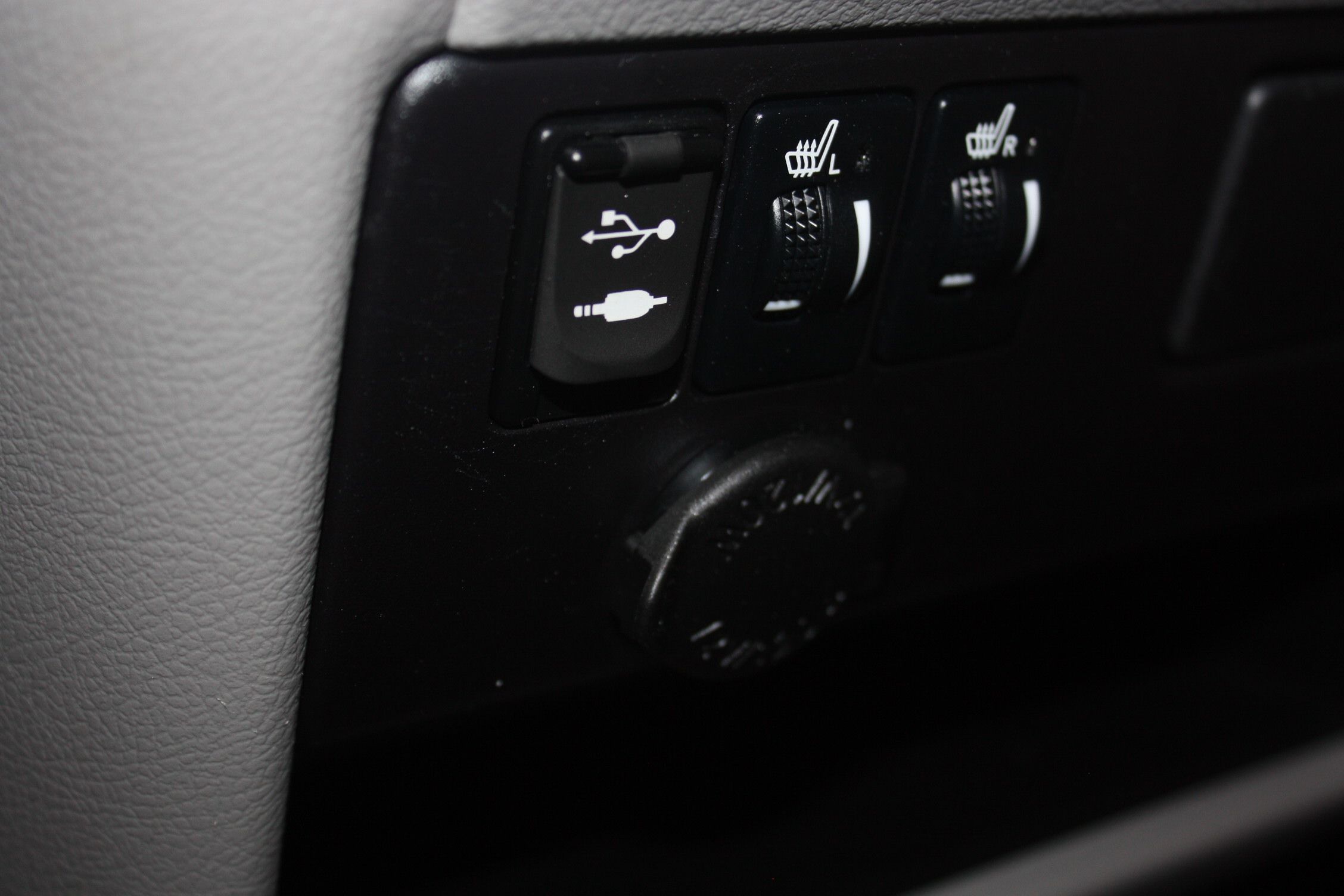 2017 TOYOTA SIENNA LE AWD