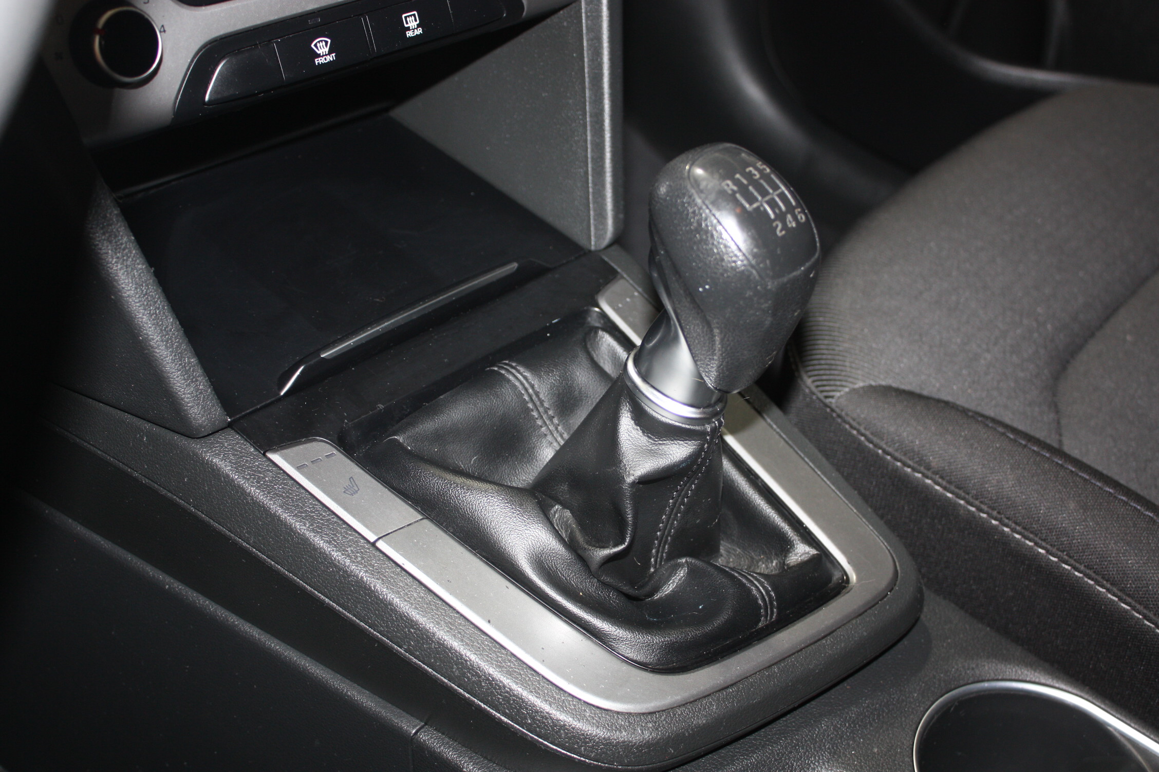 2017 HYUNDAI ELANTRA L