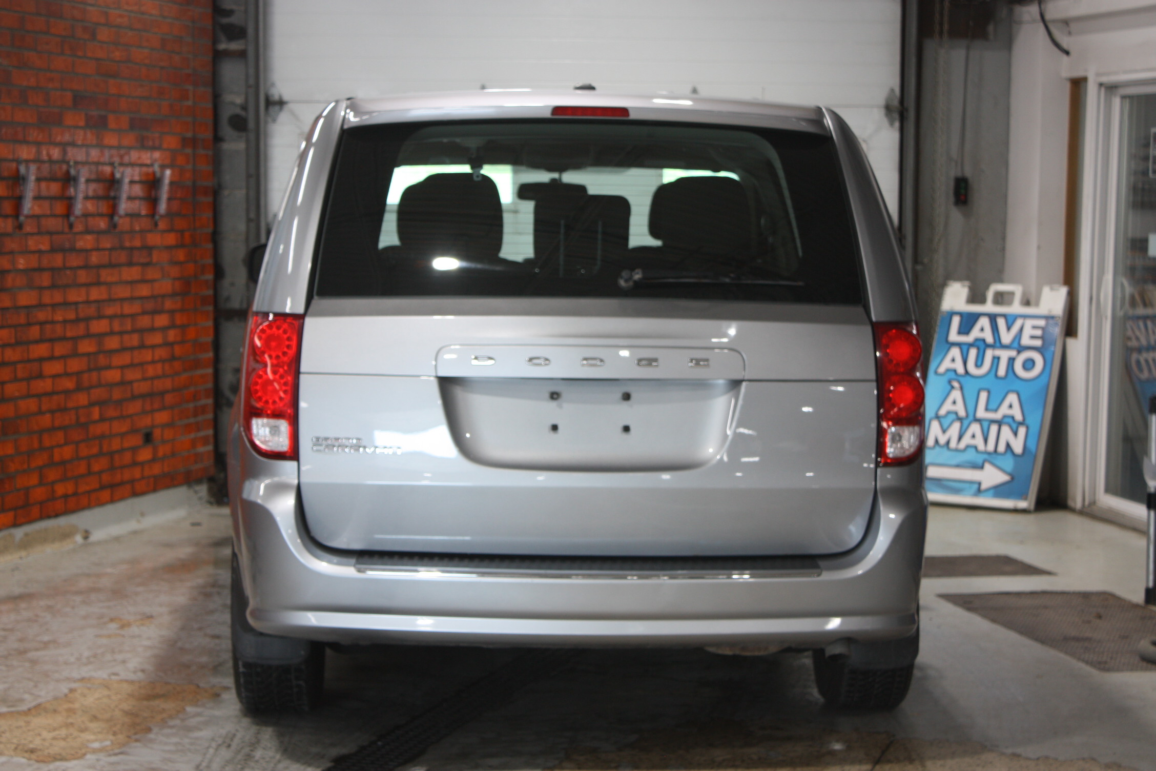 2015 DODGE GRAND CARAVAN STOW AND GO
