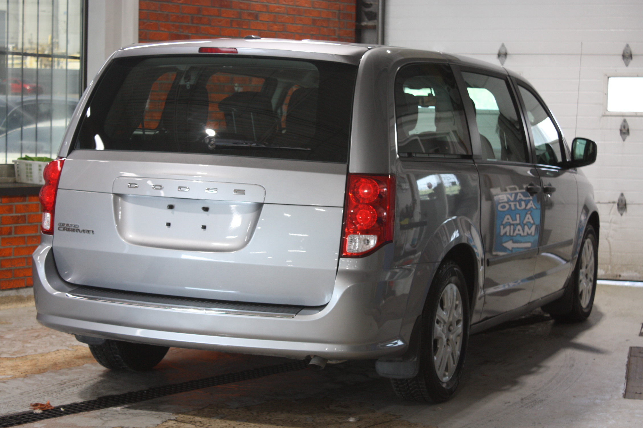 2015 DODGE GRAND CARAVAN STOW AND GO