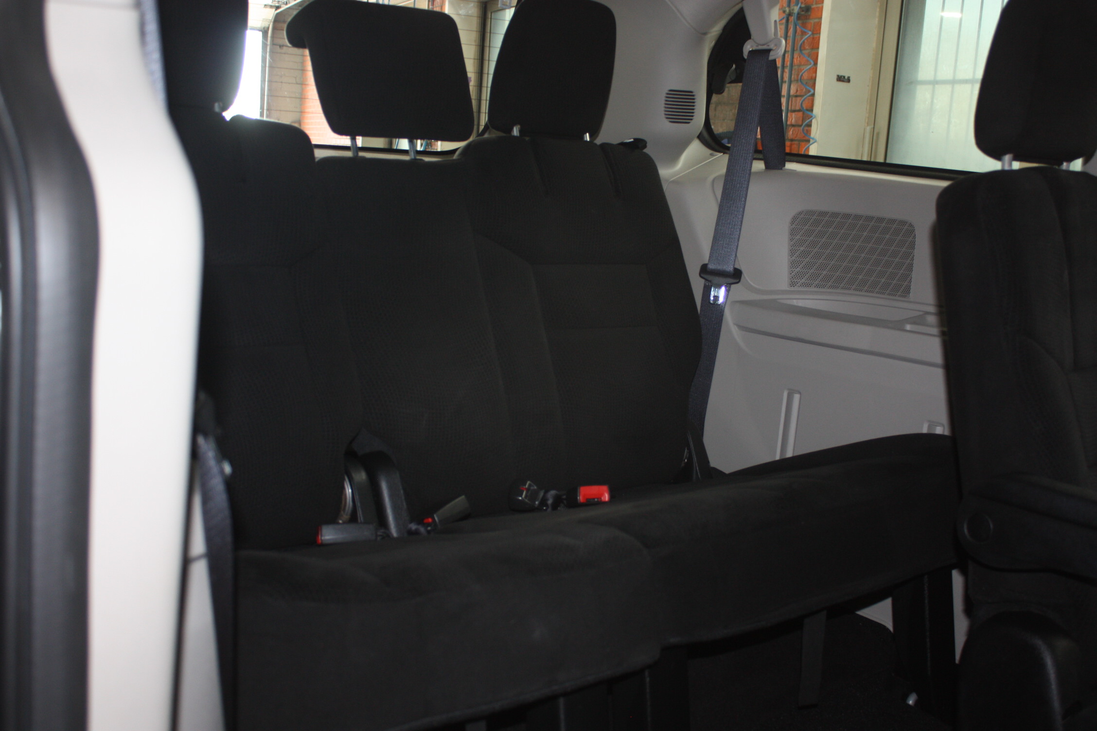 2015 DODGE GRAND CARAVAN STOW AND GO