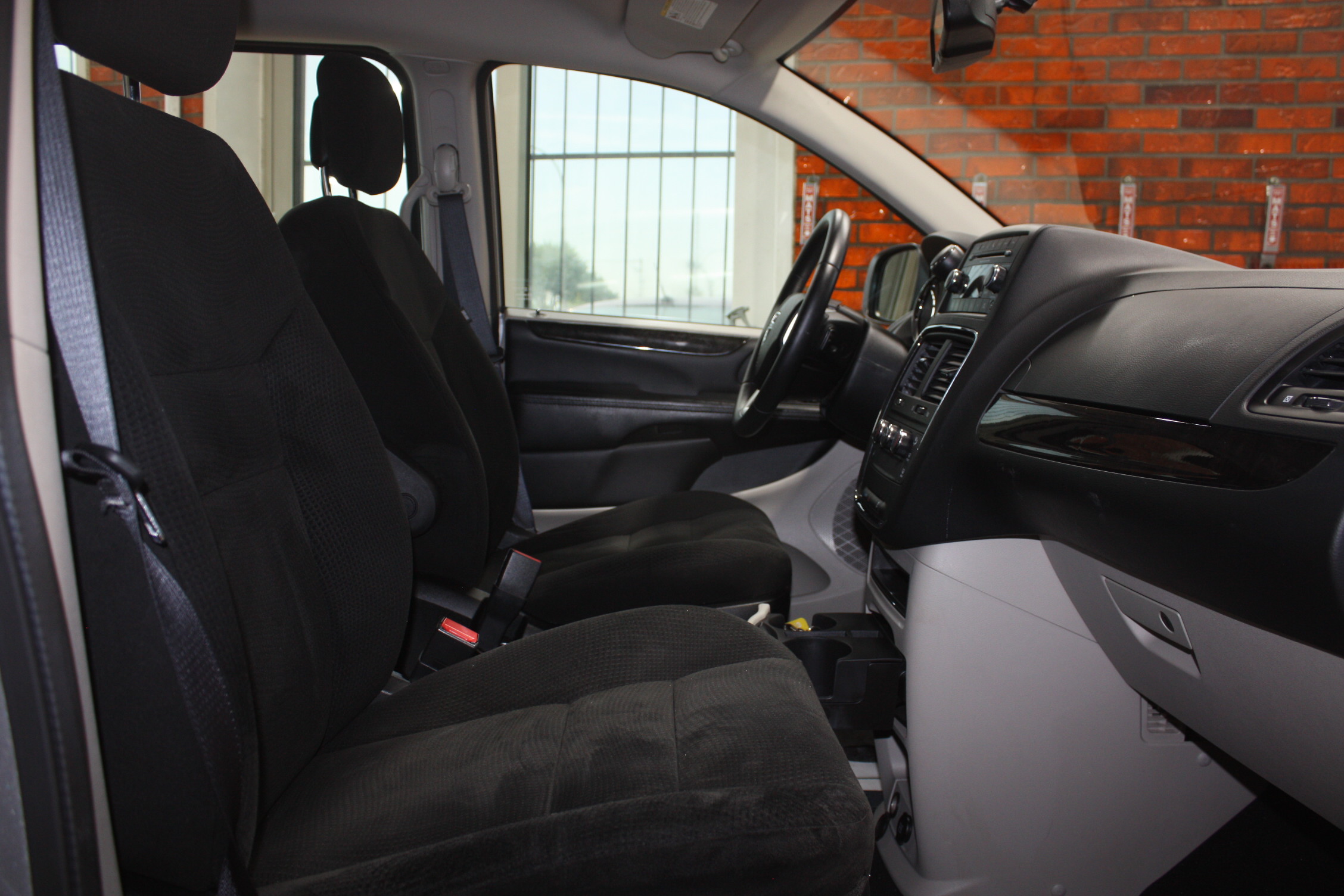 2015 DODGE GRAND CARAVAN STOW AND GO