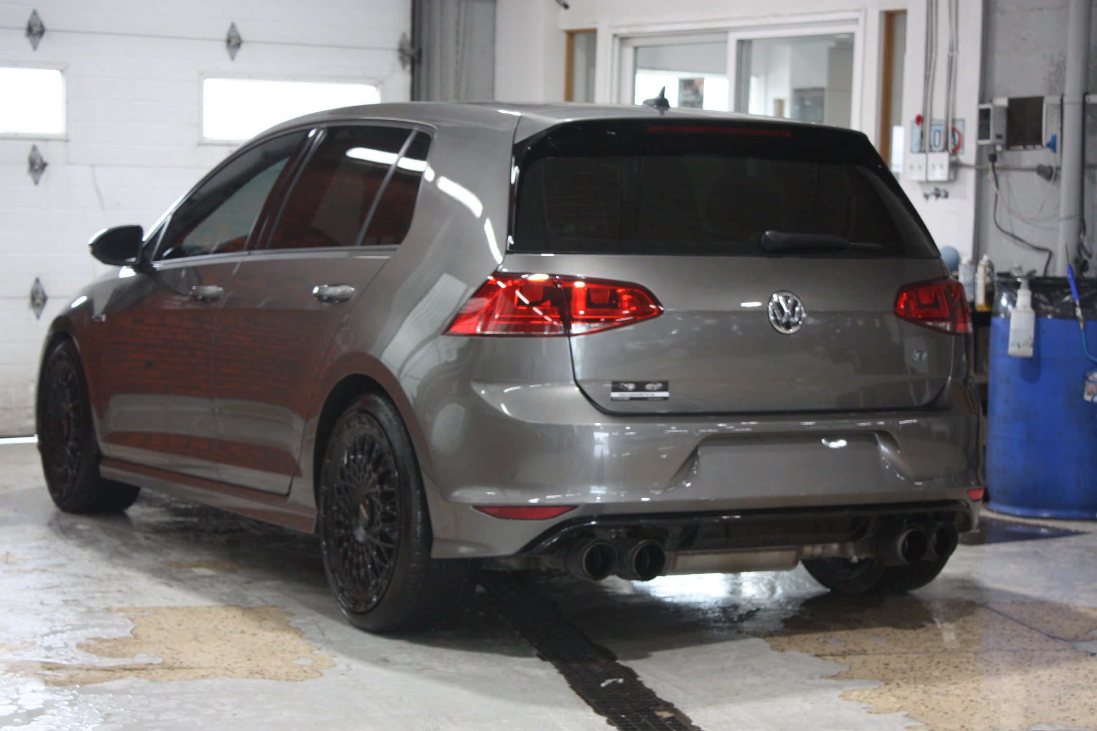 2017 VOLKSWAGEN GOLF R
