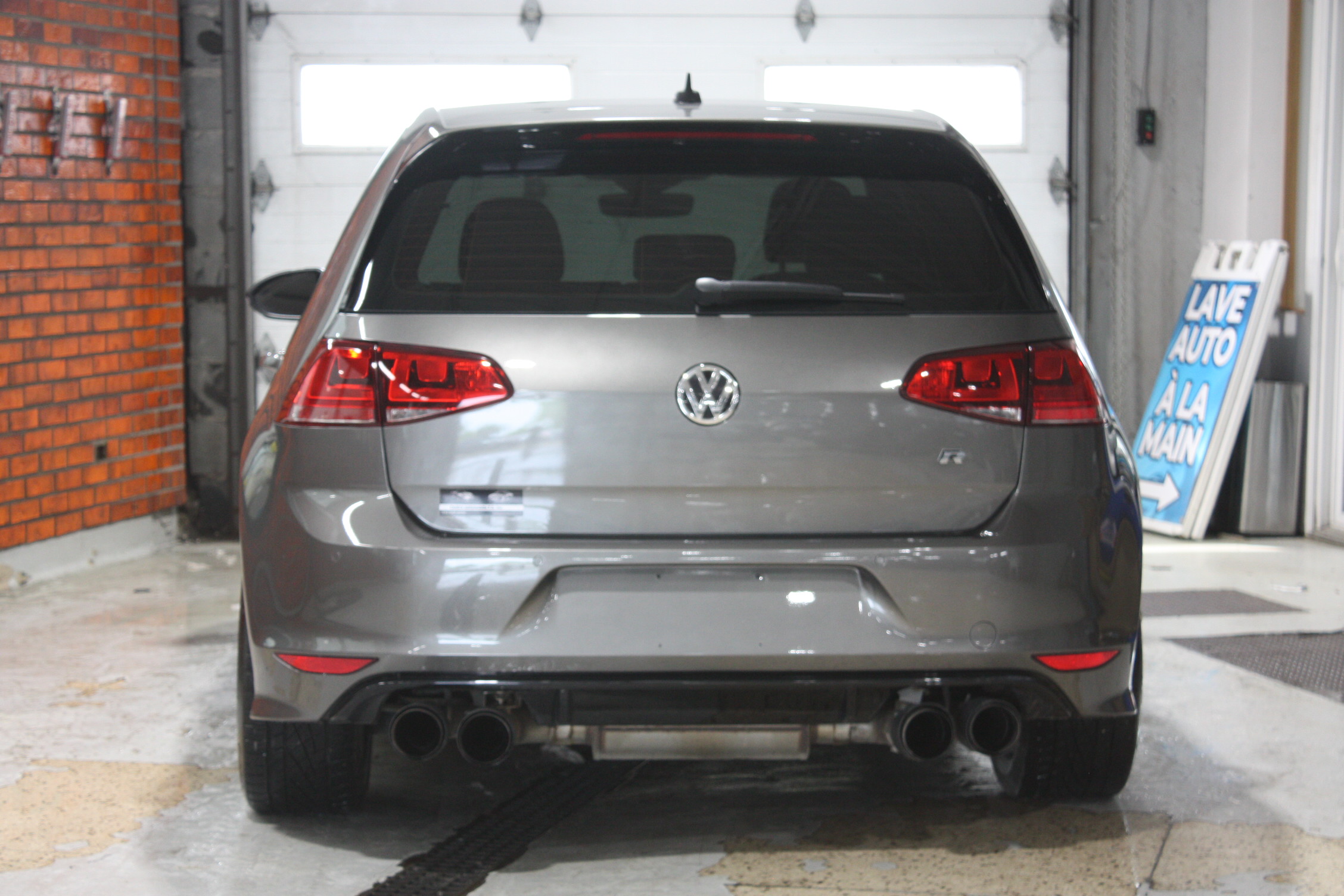 2017 VOLKSWAGEN GOLF R