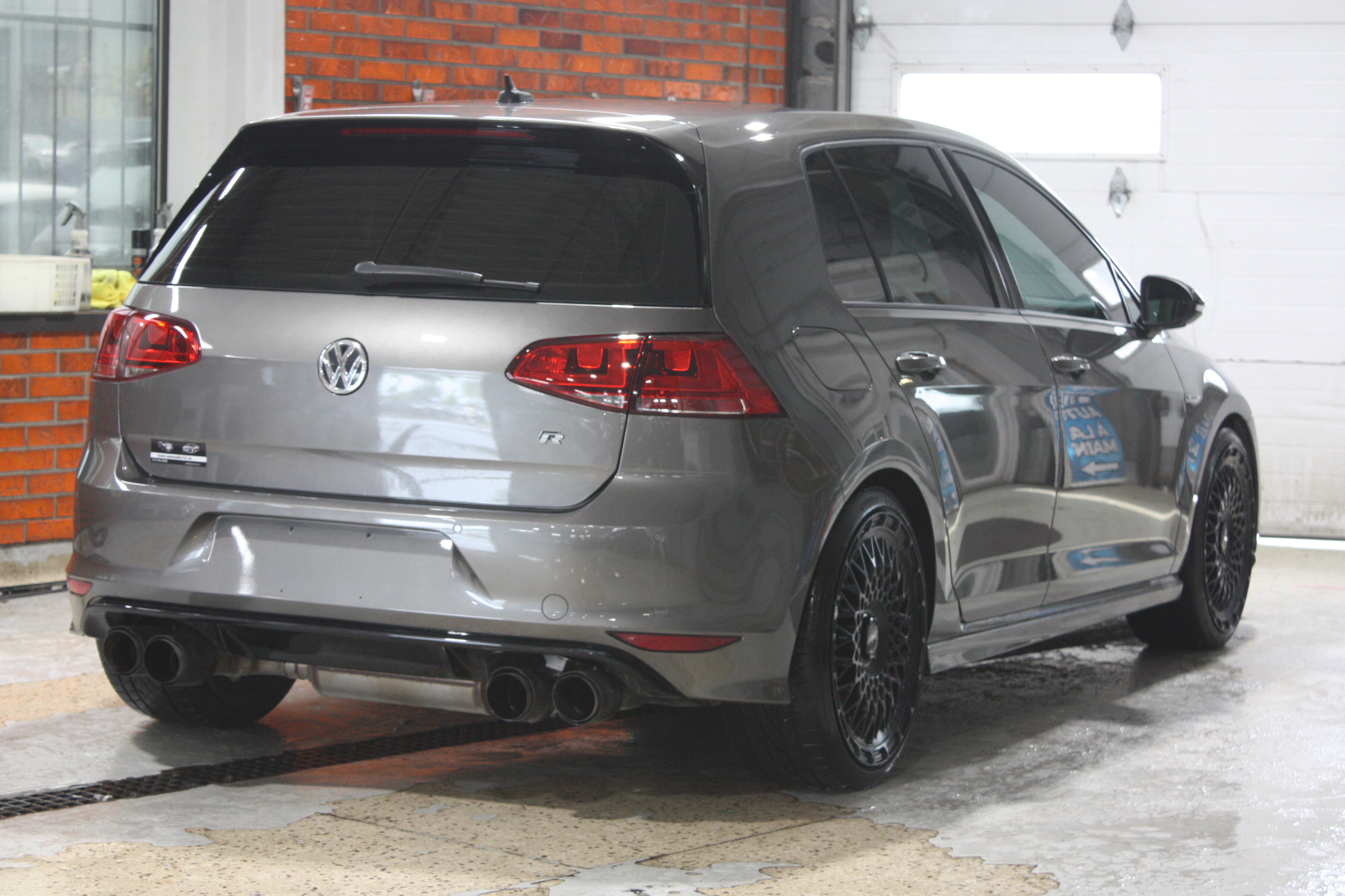 2017 VOLKSWAGEN GOLF R