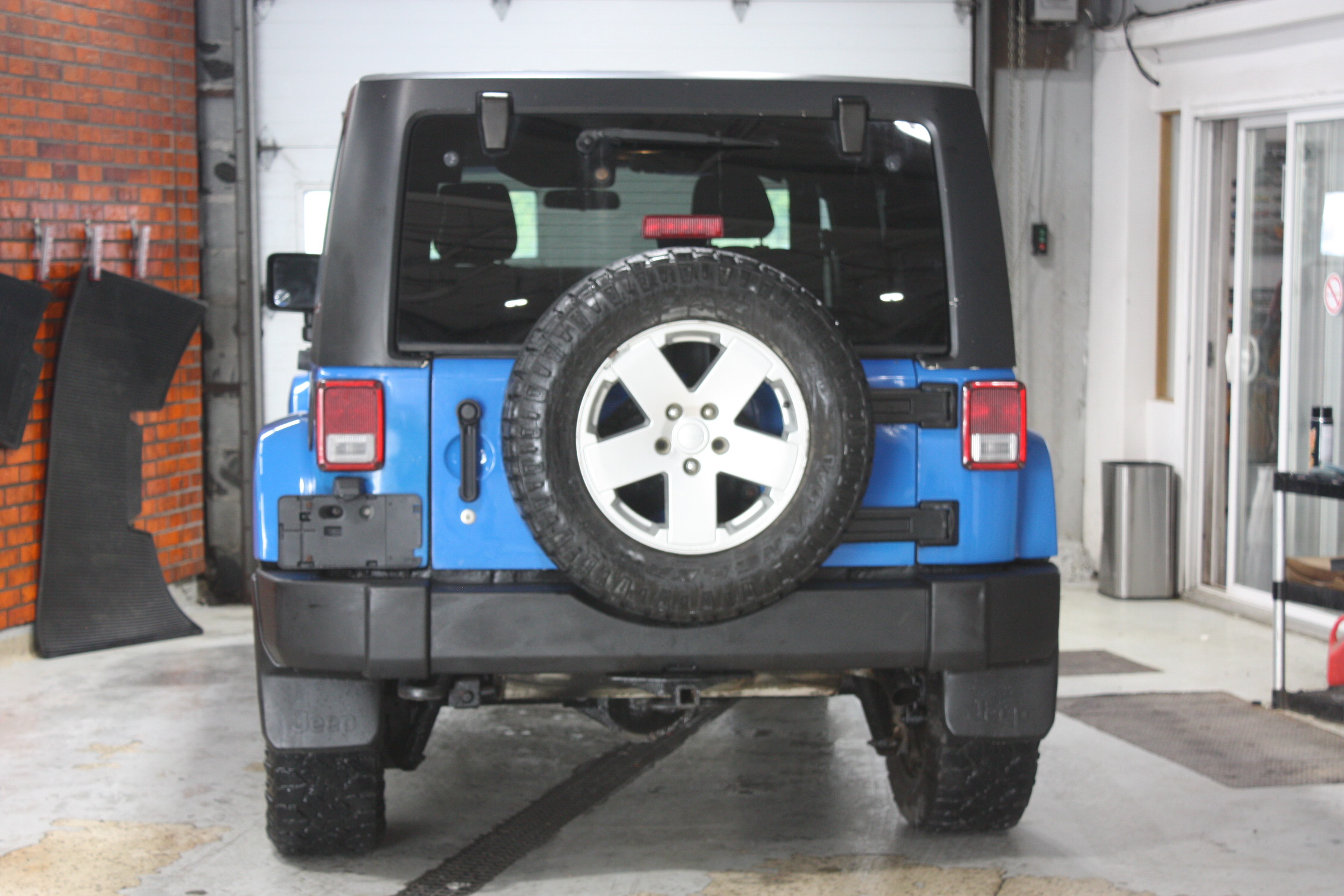 2011 JEEP WRANGLER UNLIMITED SAHARA