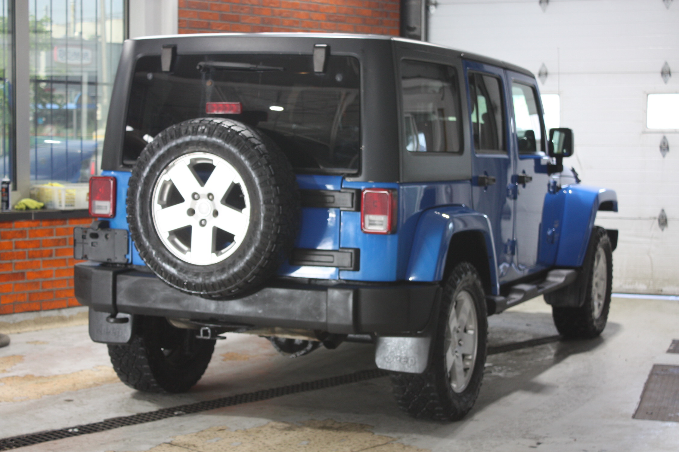 2011 JEEP WRANGLER UNLIMITED SAHARA