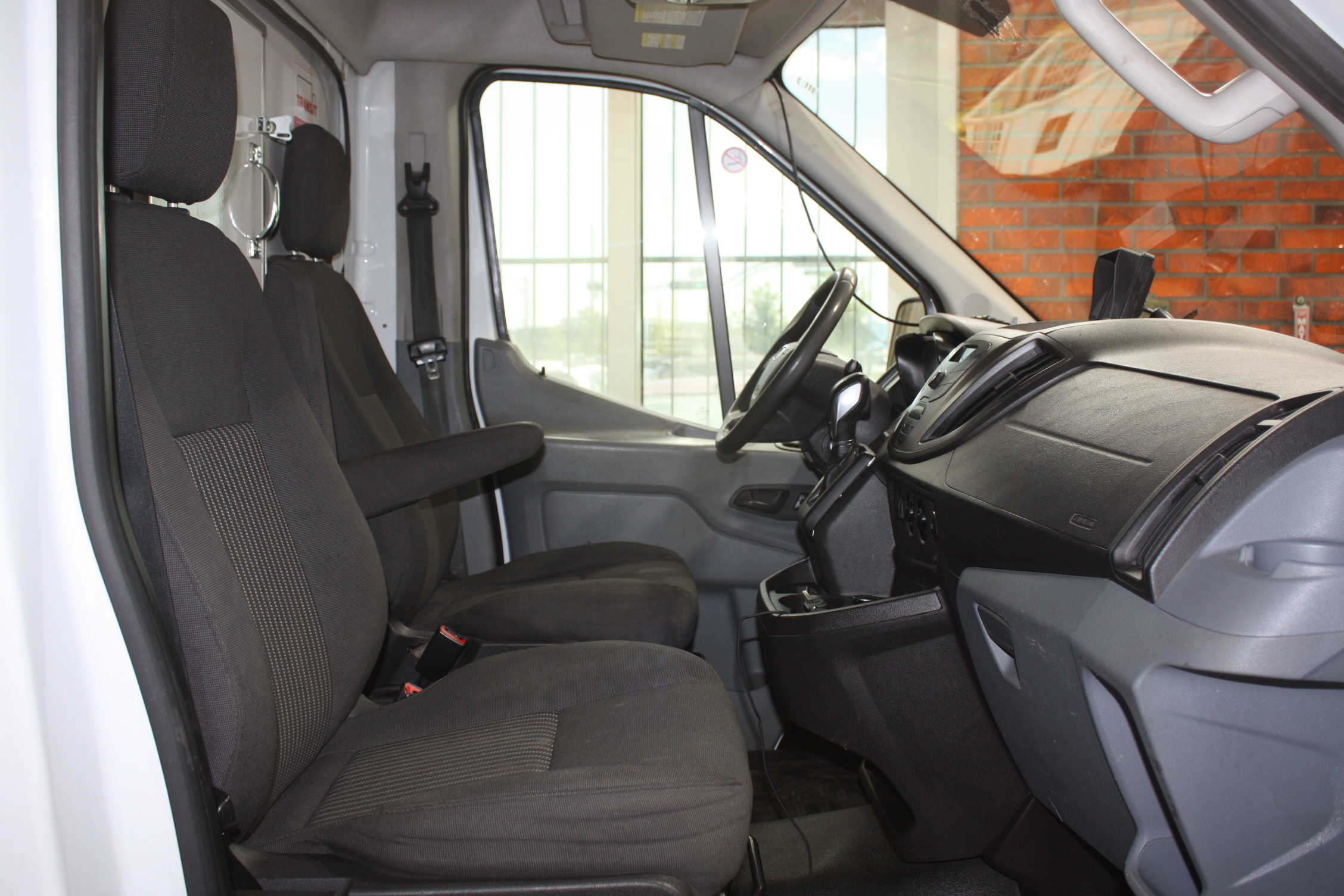 2015 FORD TRANSIT CUBE 15′