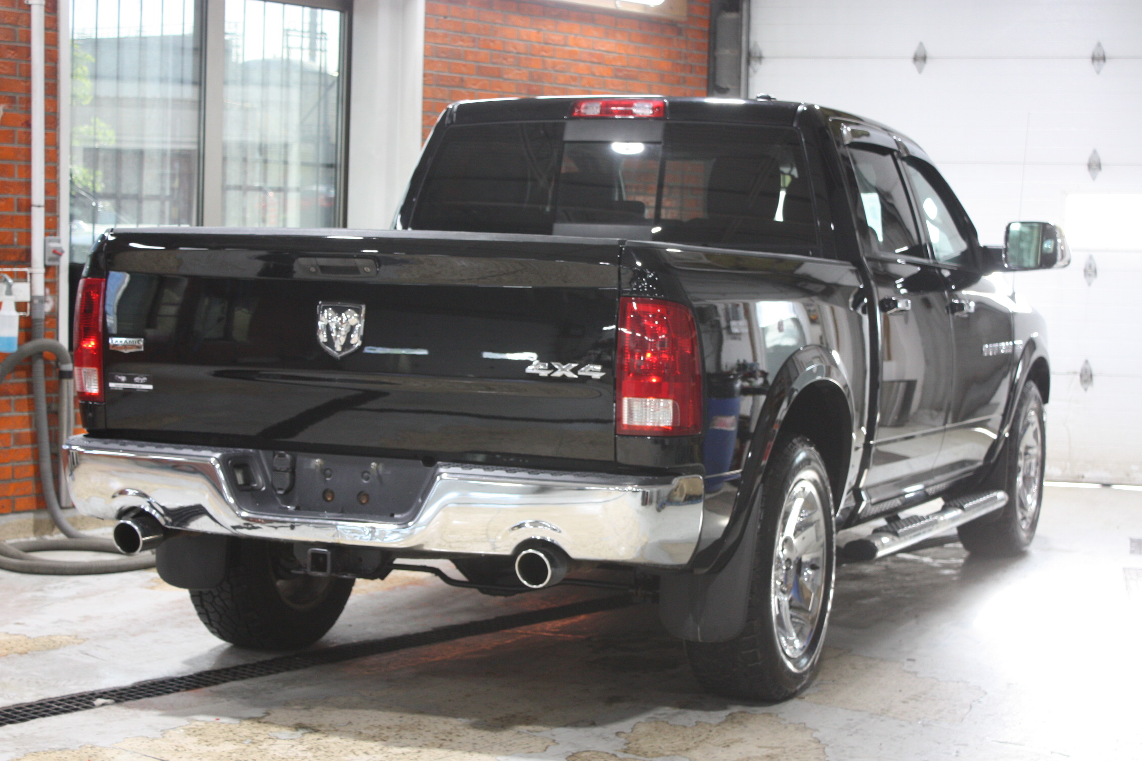 2012 RAM 1500 LARAMIE 4X4