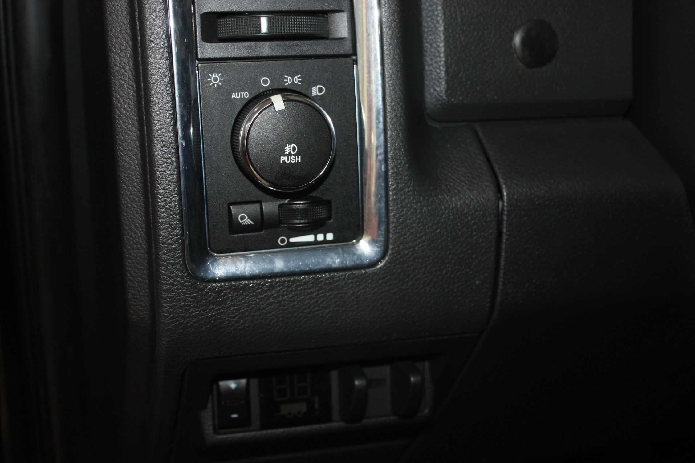 2012 RAM 1500 LARAMIE 4X4