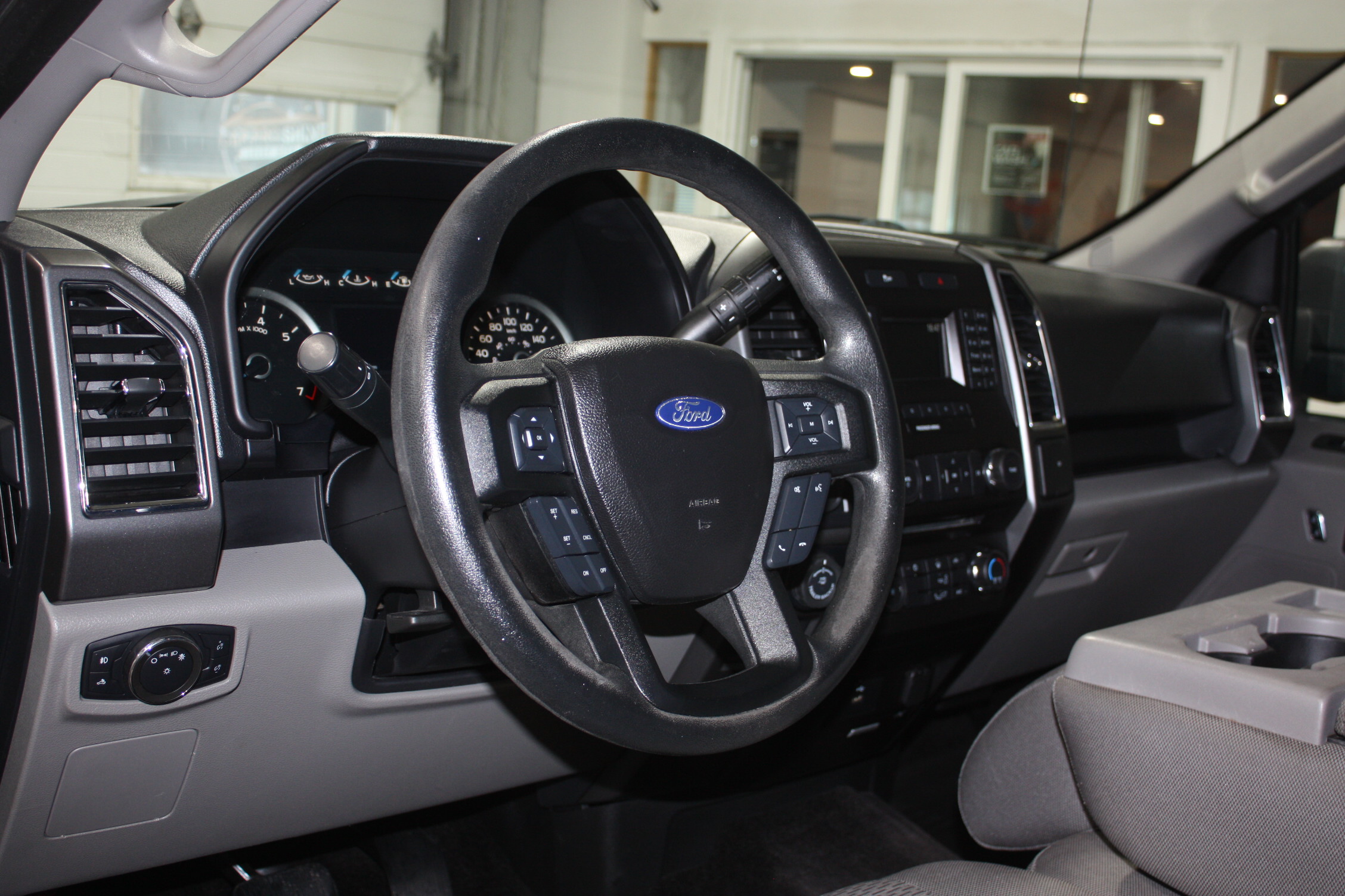 2017 FORD F-150 XTR 4X4