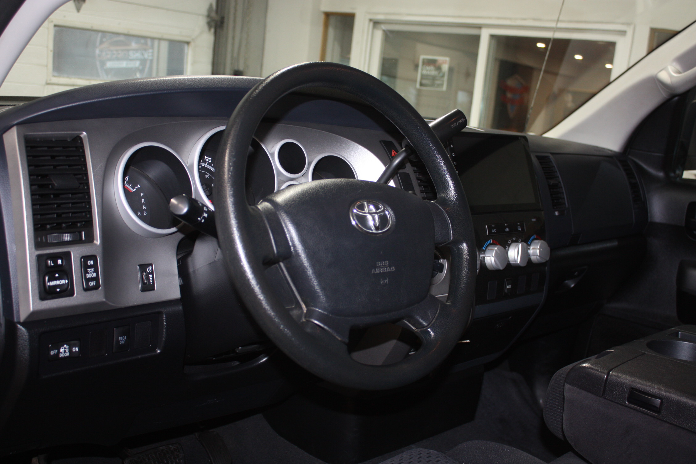 2013 TOYTA TUNDRA SR5 4X4 V8 4.6L