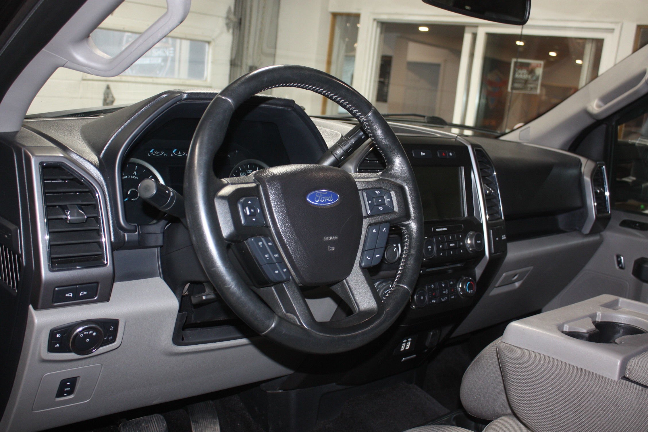 2017 FORD F-150 XTR 4X4 SUPERCREW