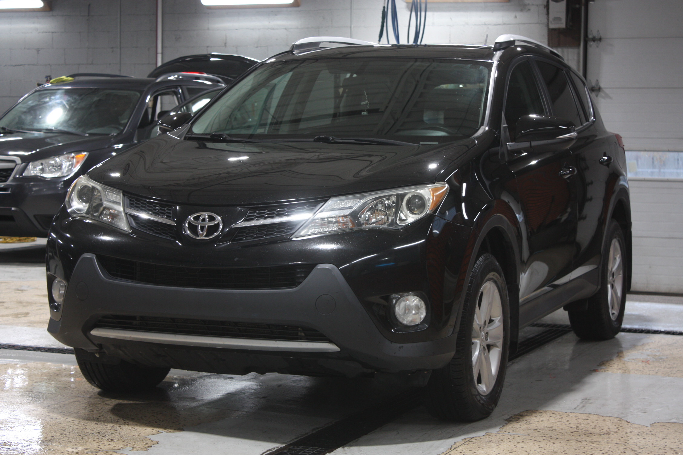 2013 TOYOTA RAV 4 XLE AWD