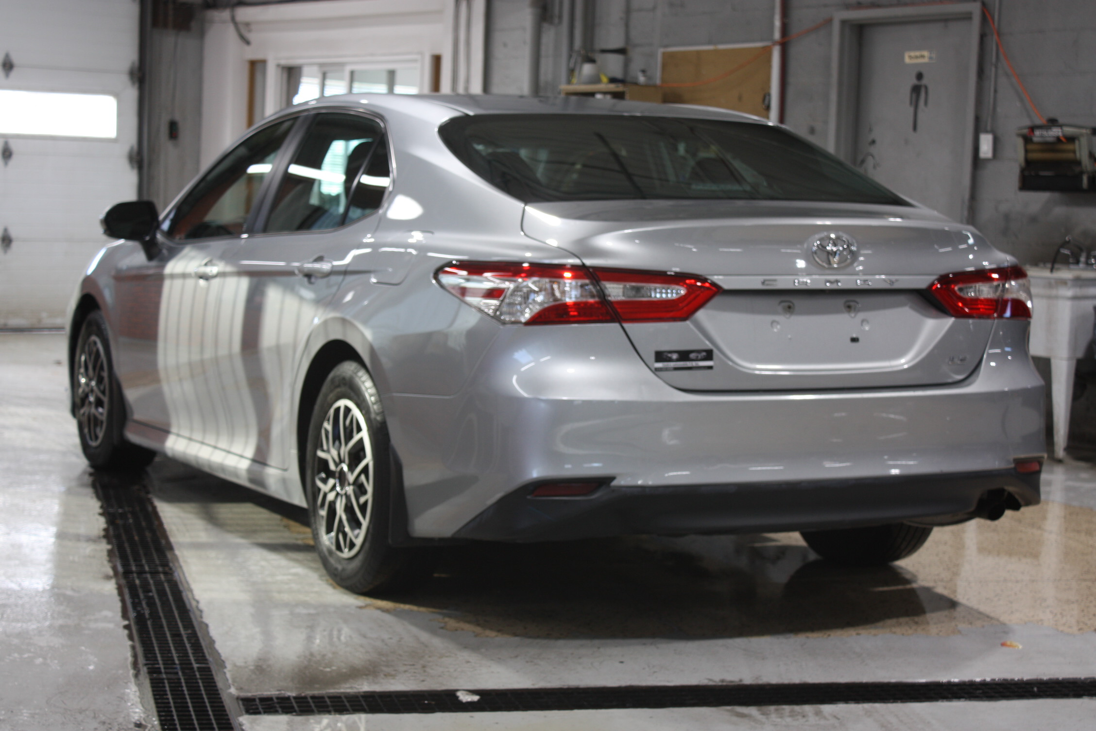2019 TOYOTA CAMRY LE