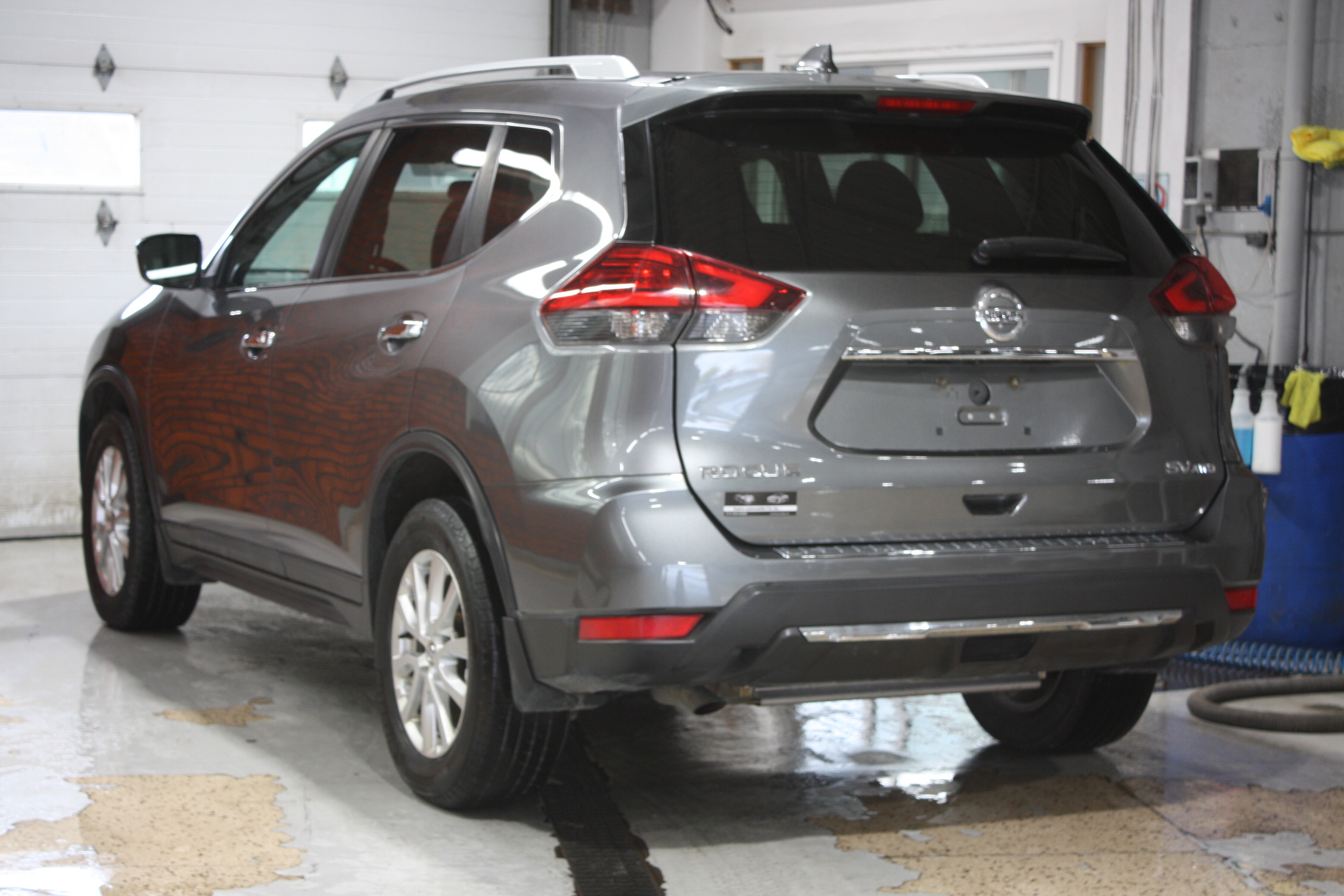 2017 NISSAN ROGUE SV AWD