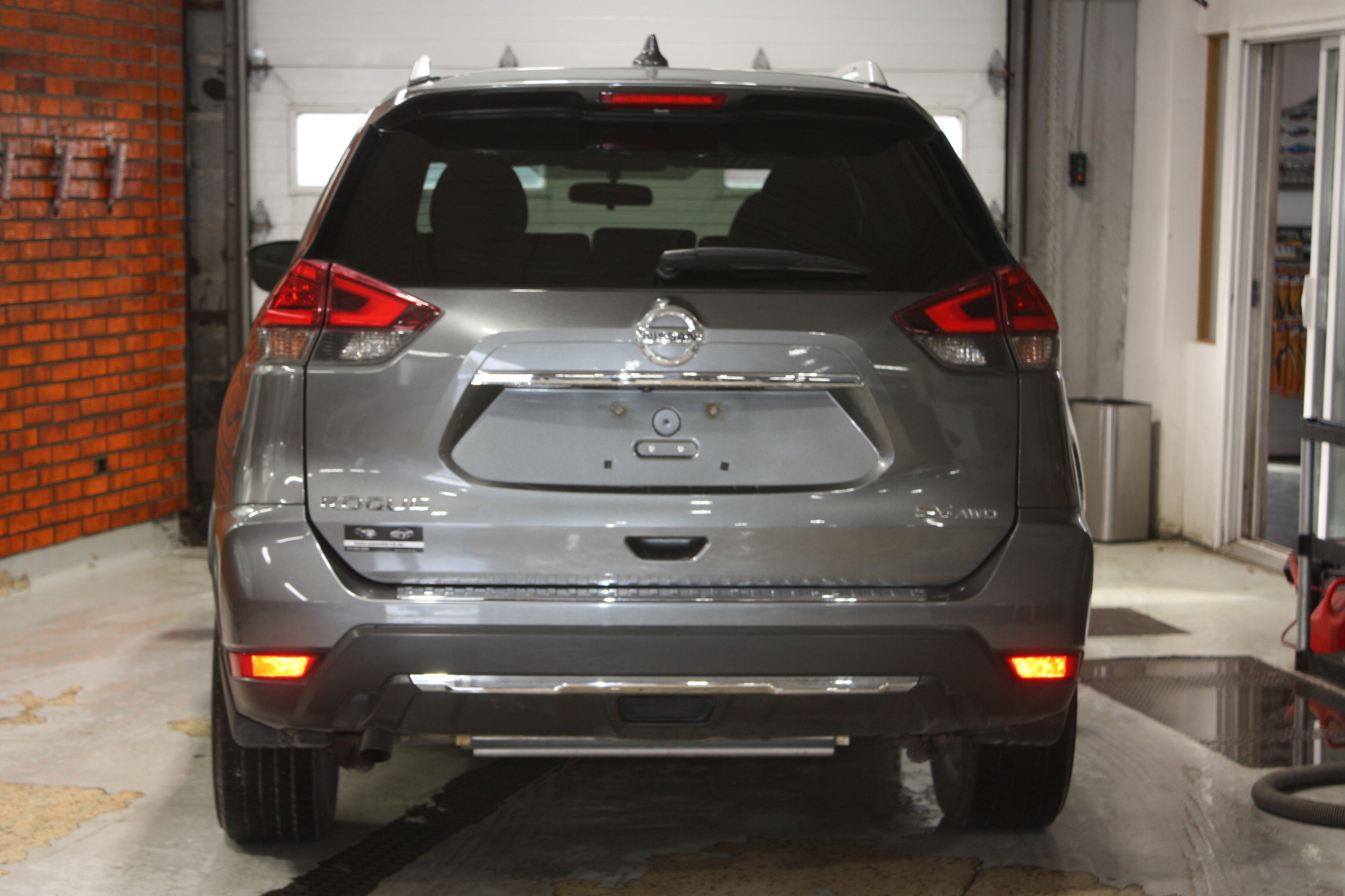 2017 NISSAN ROGUE SV AWD