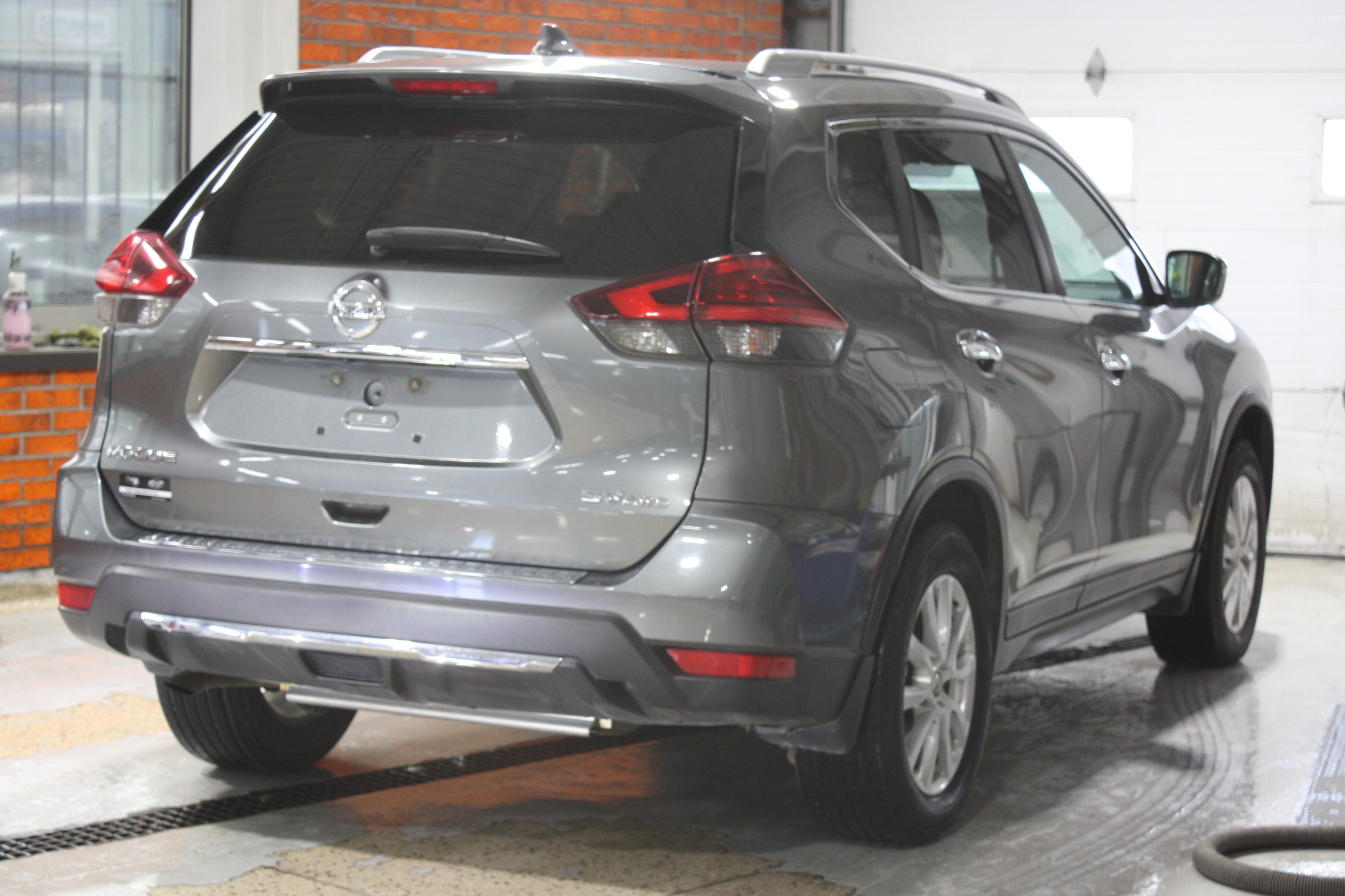 2017 NISSAN ROGUE SV AWD