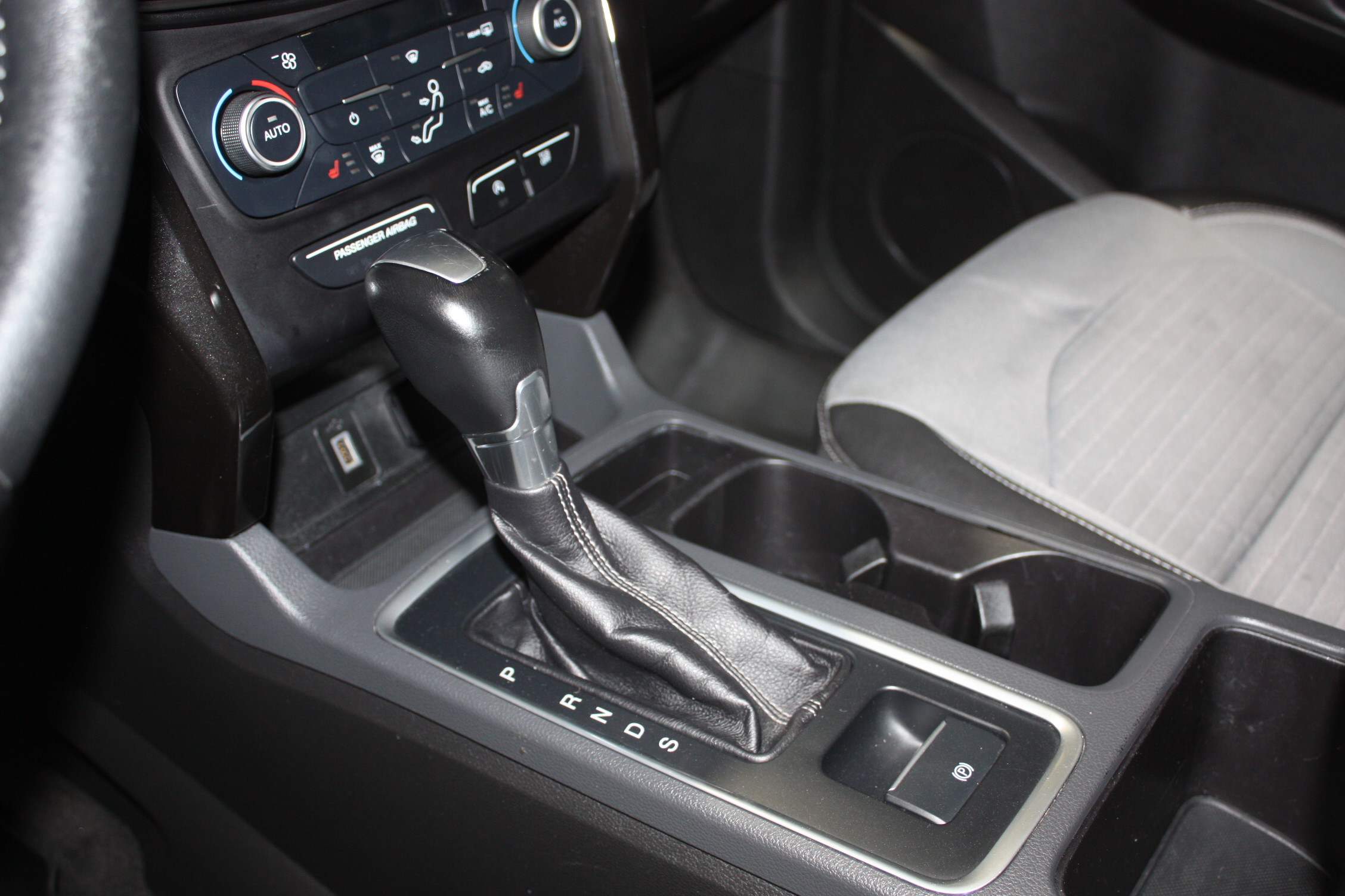 2018 FORD ESCAPE SE AWD